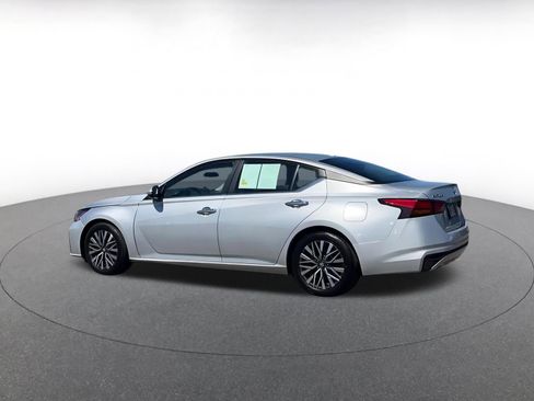 Used 2023 Nissan Altima 2.5 SV image 10