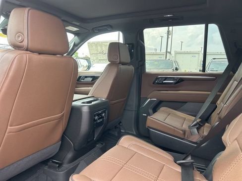 New 2026 Chevrolet Tahoe High Country w/ Sun And Tow Package AWD/4WD image 29