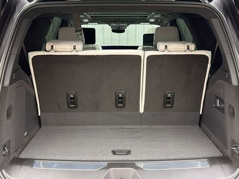 Used 2026 Cadillac Escalade Platinum Sport AWD/4WD image 17