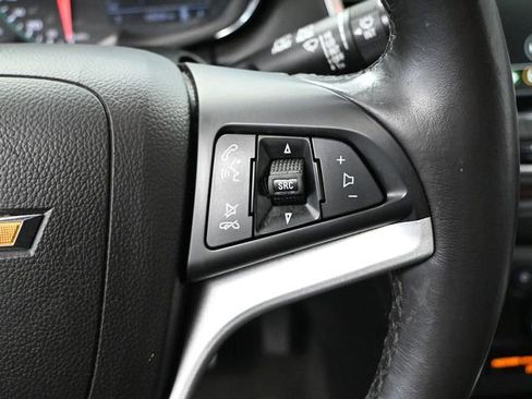 Used 2019 Chevrolet Trax LT w/ LT Convenience Package image 25