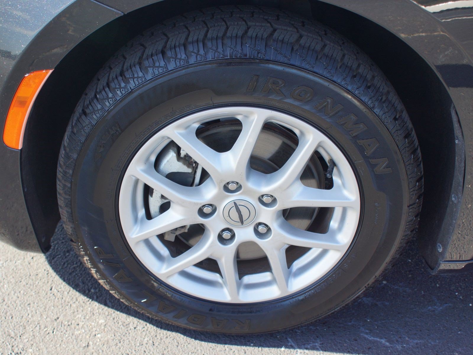 Used 2023 Chrysler Voyager LX FWD image 24