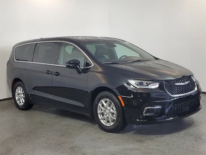New 2026 Chrysler Pacifica Select