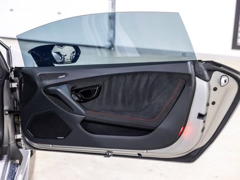 Used 2017 Lamborghini Huracan LP 610-4 Avio image 29