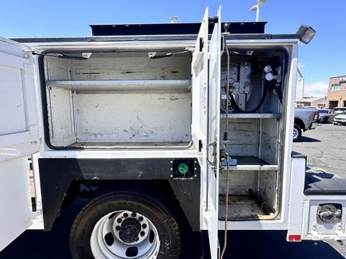 Used 2012 RAM 5500 4x4 Regular Cab w/ ST Decor Group image 19