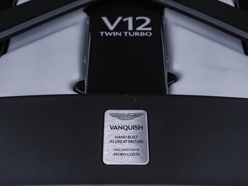 Used 2025 Aston Martin Vanquish image 38