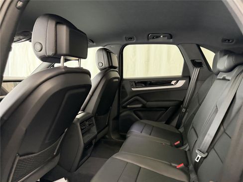 Certified 2024 Porsche Cayenne image 24