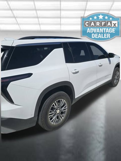 Used 2026 Chevrolet Traverse LT w/ Enhanced Driving Package FWD image 2
