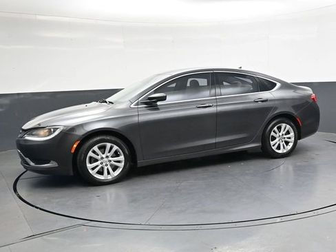 Used 2017 Chrysler 200 Limited Platinum FWD image 9