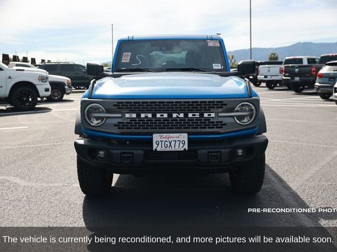 Used 2025 Ford Bronco Badlands image 9