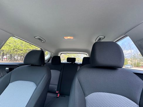 Used 2023 Kia Soul LX image 30