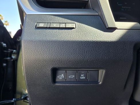 Used 2024 Lexus GX 550 image 25