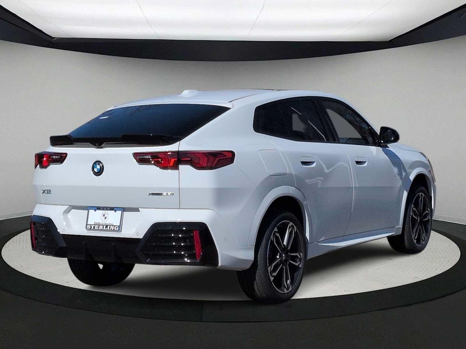 Used 2026 BMW X2 xDrive28i w/ Technology Package AWD/4WD image 8