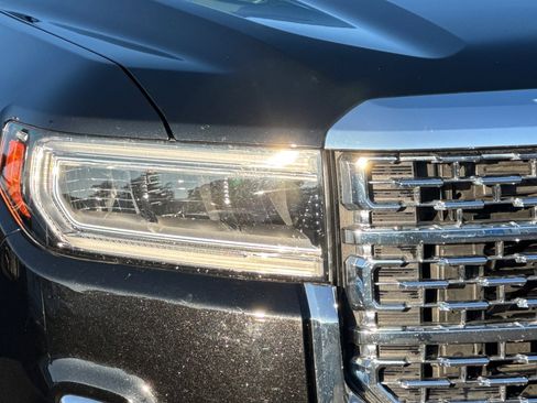 Used 2023 GMC Acadia Denali w/ Black Diamond Edition image 44