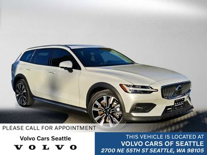 Used 2023 Volvo V60 B5 Cross Country Ultimate w/ Climate Package