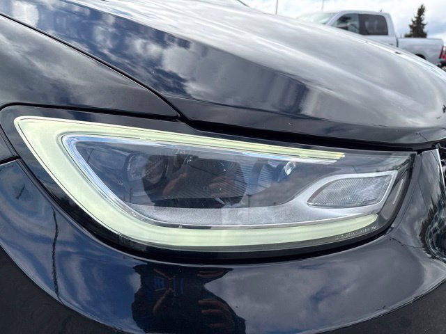 Used 2025 Chrysler Pacifica Select FWD image 9