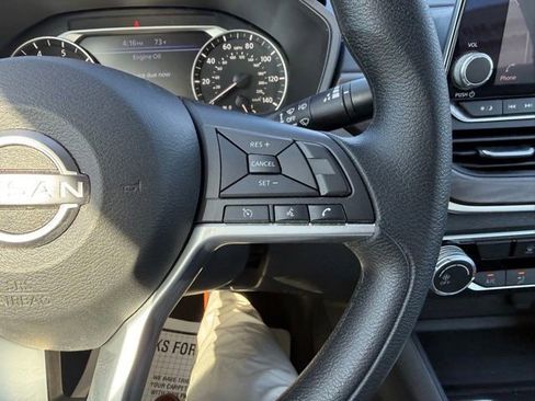 Used 2025 Nissan Altima 2.5 SV image 33