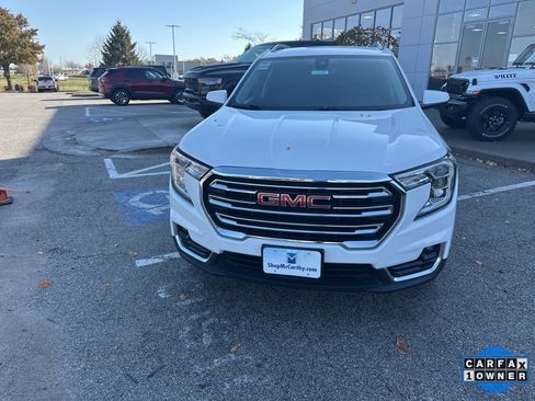 Used 2024 GMC Terrain SLT image 10