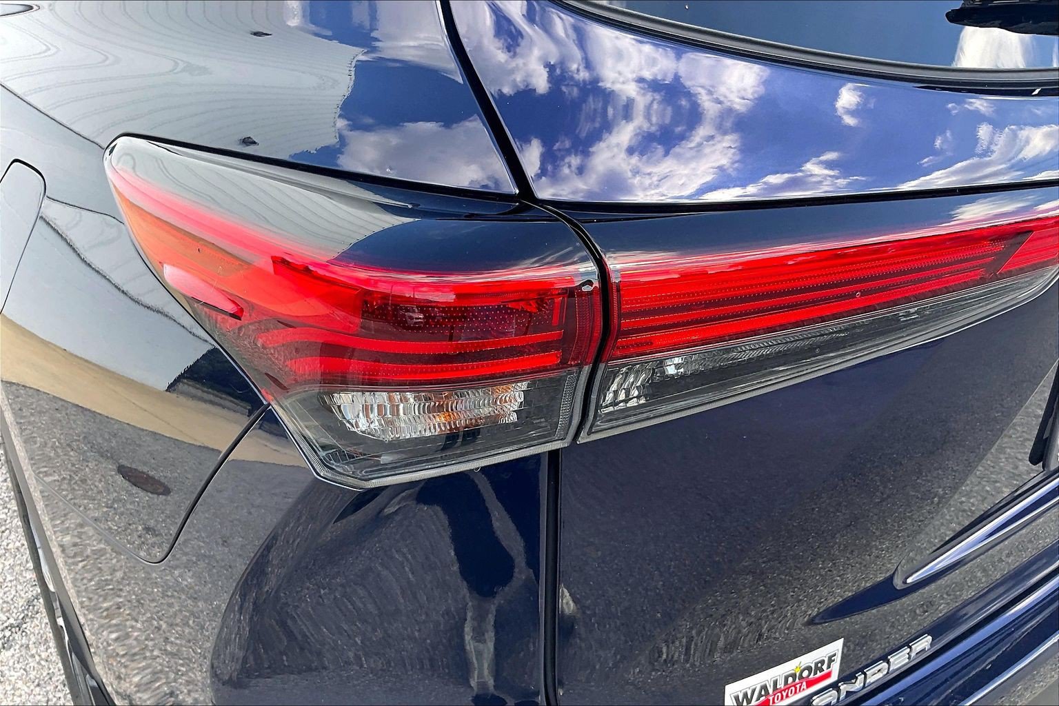 Used 2023 Toyota Highlander XLE AWD/4WD image 35