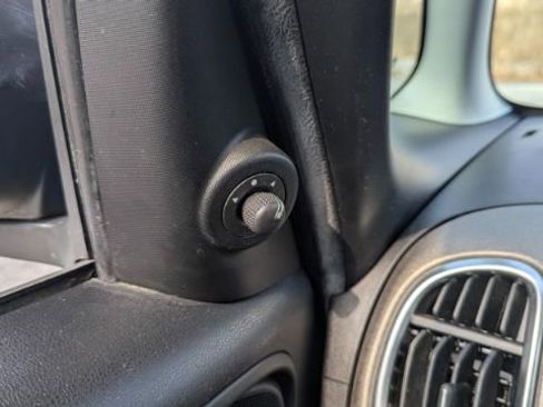 Used 2014 FIAT 500L Trekking w/ Popular Equipment Group image 31