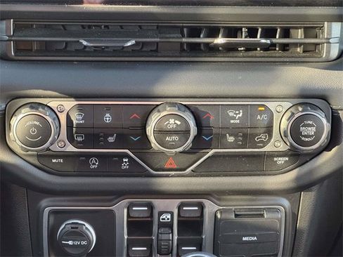 Used 2024 Jeep Wrangler Unlimited Rubicon w/ Convenience Group image 5