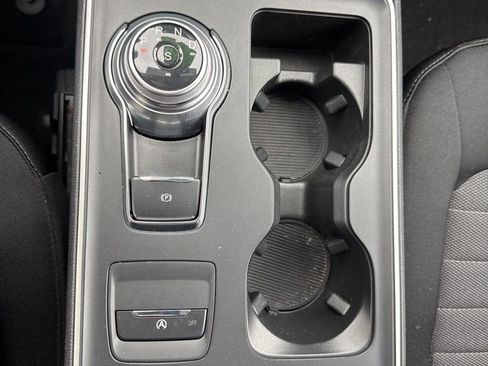 Used 2021 Ford Edge SE image 14