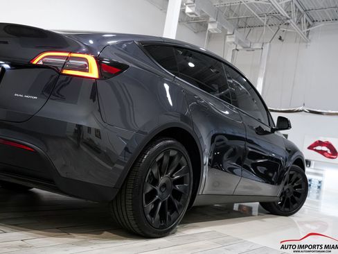 Used 2024 Tesla Model Y Long Range AWD/4WD image 35