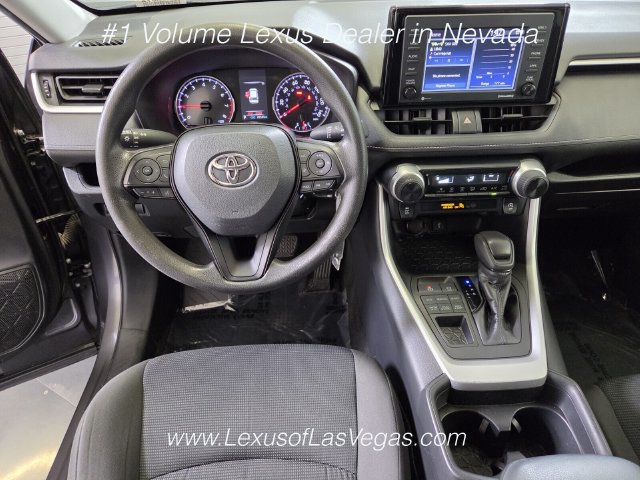 Used 2021 Toyota RAV4 LE AWD/4WD image 16