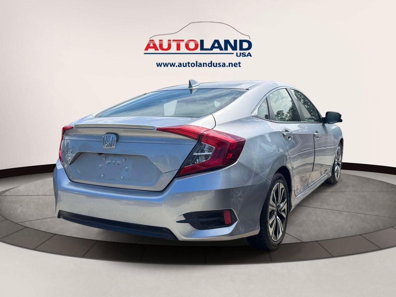 Used 2018 Honda Civic EX-L image 3