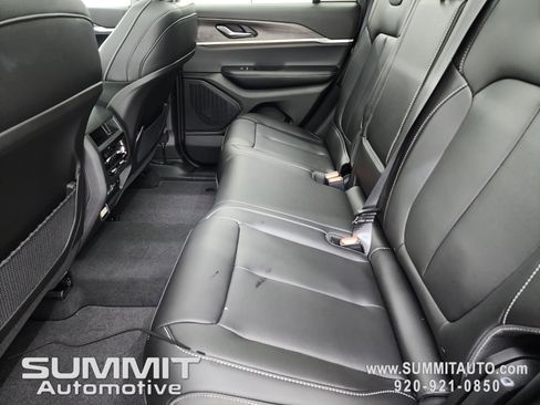 New 2025 Jeep Grand Cherokee Limited w/ Black Appearance Package image 38