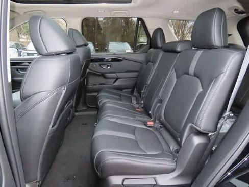 New 2025 Honda Pilot Touring image 14