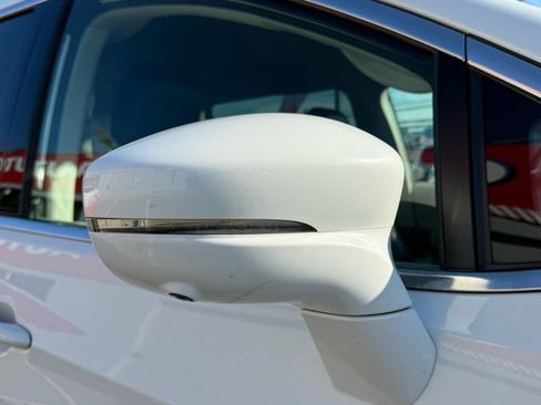 Used 2022 Chrysler Pacifica Touring-L w/ Uconnect Theater Family Group FWD image 13
