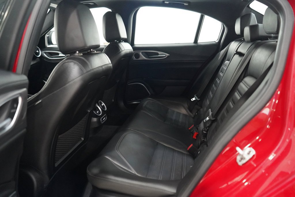 Used 2022 Alfa Romeo Giulia Veloce RWD image 33