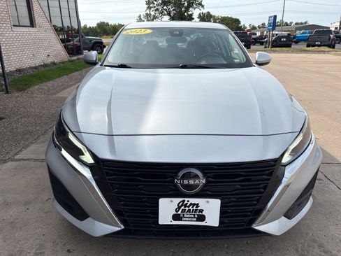 Used 2023 Nissan Altima 2.5 SV image 6