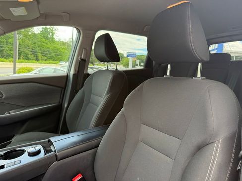 Used 2023 Nissan Rogue S AWD/4WD image 5