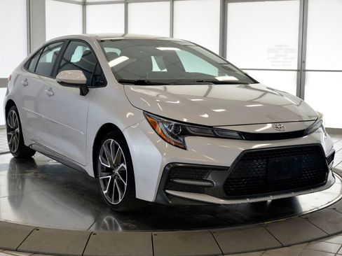 Used 2020 Toyota Corolla SE image 2