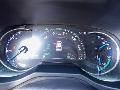 Used 2022 Toyota RAV4 SE image 16