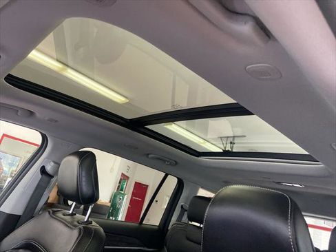 Certified 2023 Jeep Grand Cherokee L Limited image 38