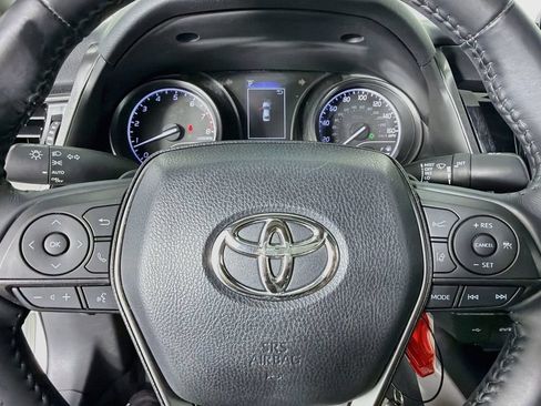 Used 2021 Toyota Camry SE FWD image 16