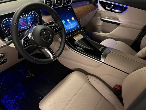 New 2026 Mercedes-Benz GLC 300 image 9