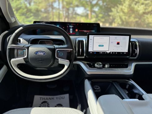 Used 2025 Ford Expedition Max Platinum w/ Platinum Ultimate Package image 18