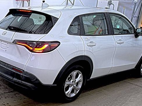 Used 2023 Honda HR-V LX image 4