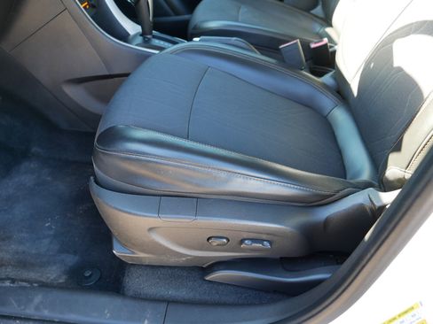 Used 2019 Chevrolet Trax LT w/ LT Convenience Package image 20