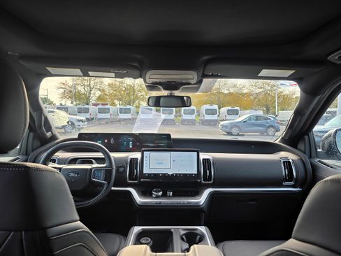 Certified 2025 Ford Expedition Max Platinum w/ Stealth Appearance Package AWD/4WD image 13