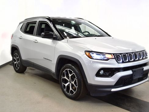 Used 2025 Jeep Compass Limited image 2