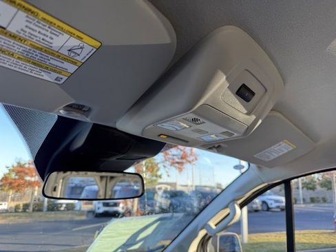 New 2024 Ford E-Transit Low Roof image 22