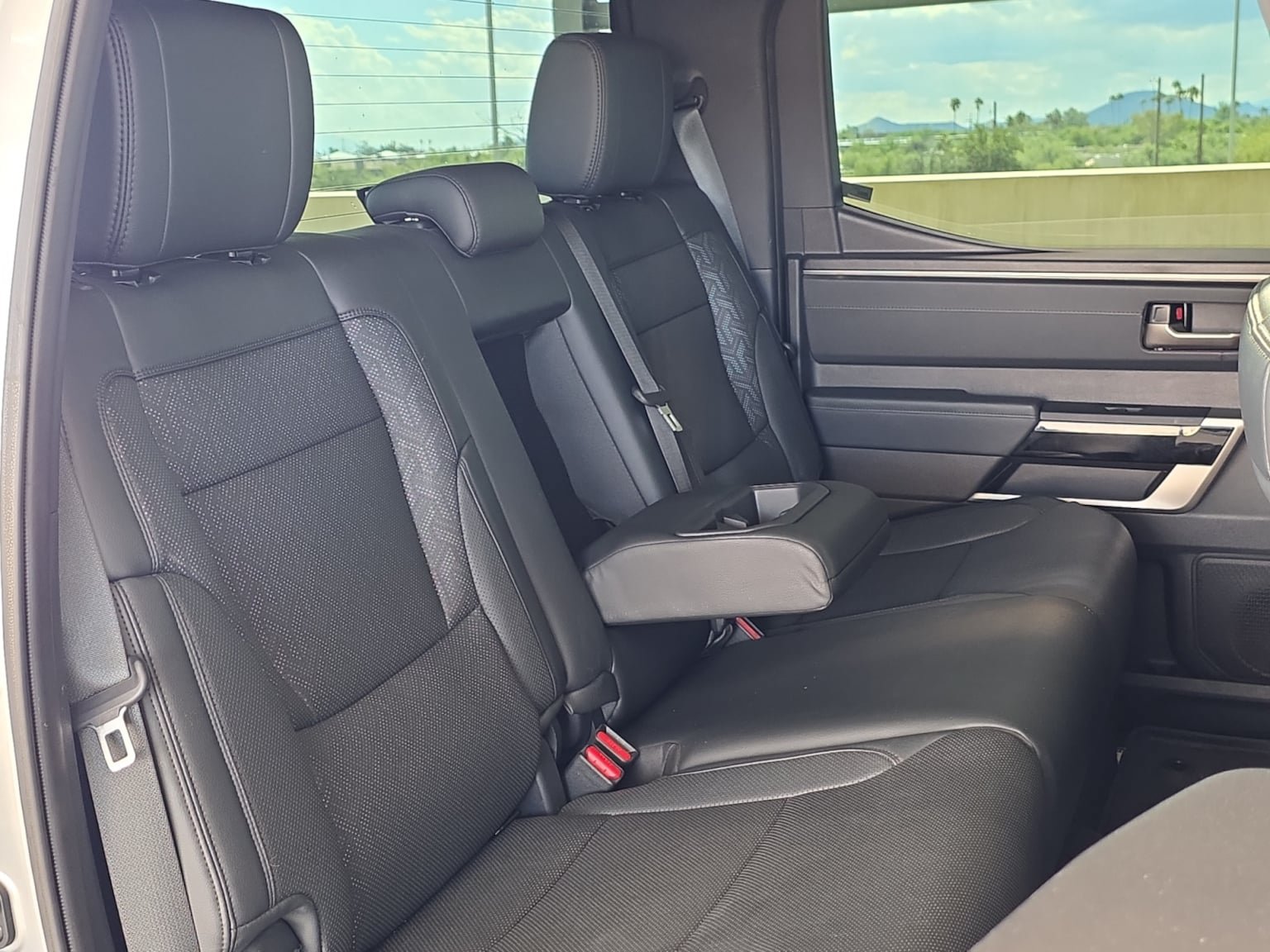 Used 2025 Toyota Tundra Limited AWD/4WD image 32