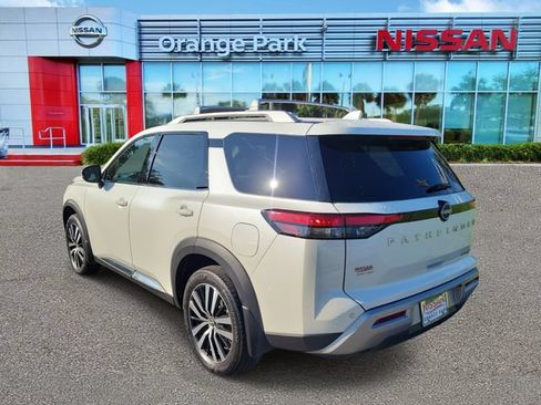 Used 2024 Nissan Pathfinder Platinum w/ Cargo Package FWD image 3