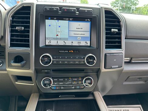 Used 2018 Ford Expedition XLT w/ Equipment Group 202A AWD/4WD image 15