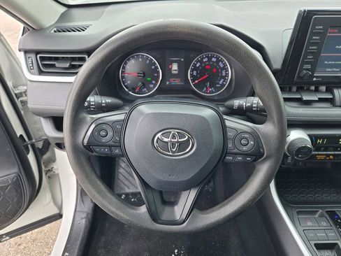 Used 2020 Toyota RAV4 XLE w/ Convenience Package image 39