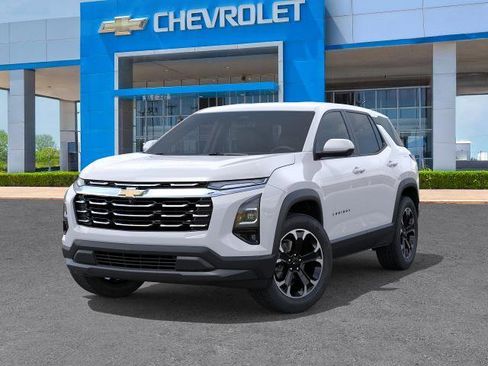 New 2026 Chevrolet Equinox LT FWD image 32